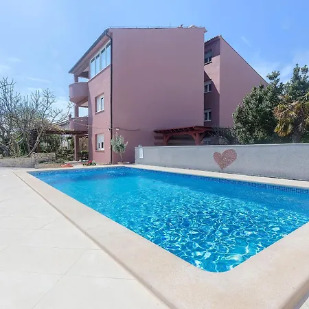 In Mit Gemeinsamem Pool Und Garten * Fazana
